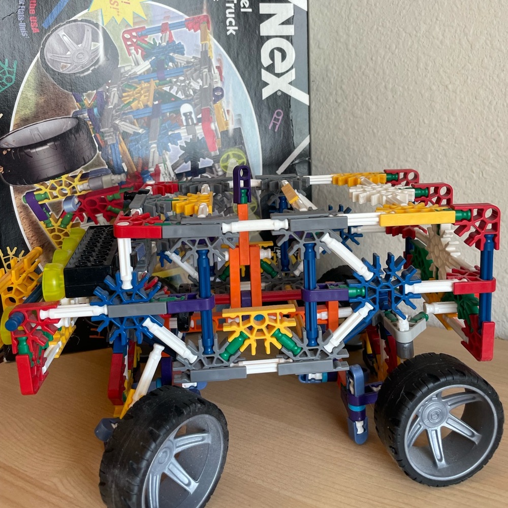 Kinex 4 wheel drive truck